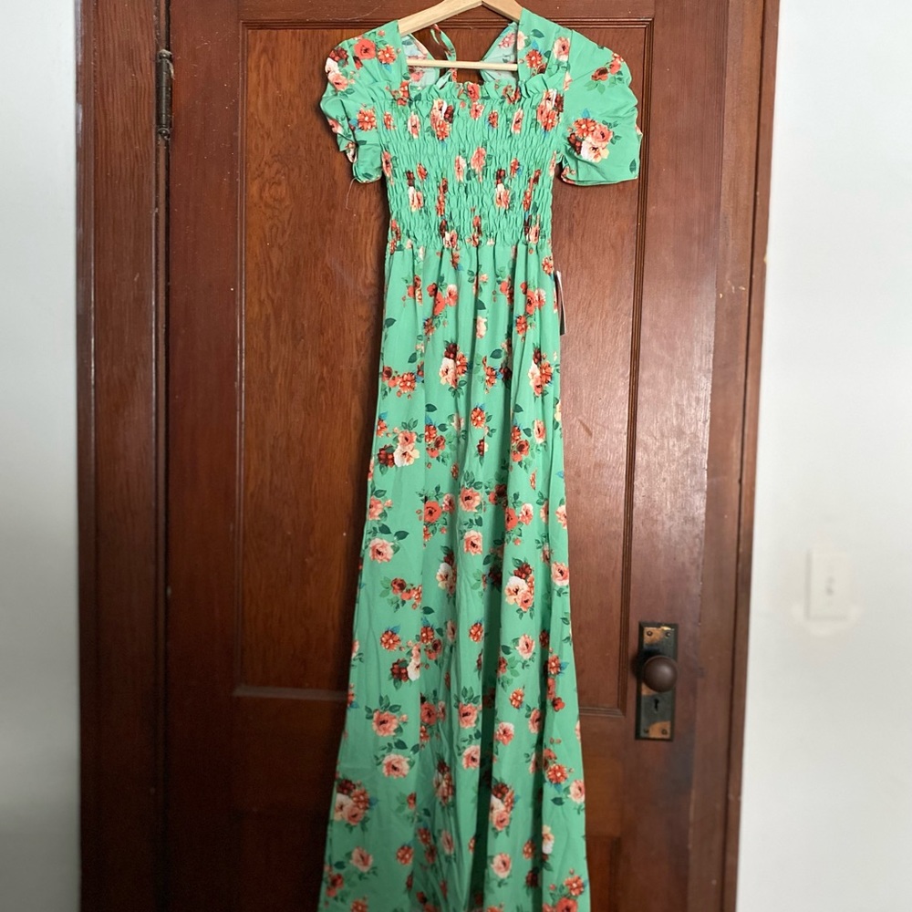 Neesee’s Dress